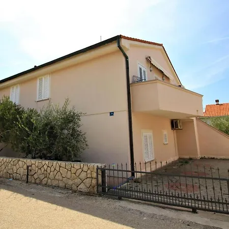 Apartment Gorgeous In With Wifi Mandre